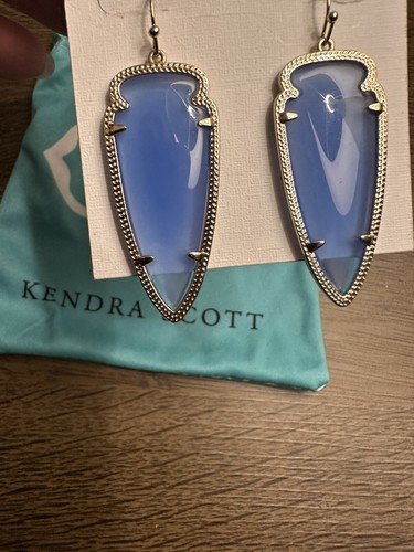 Kendra Scott Vintage Periwinkle Blue Skylar Pfeilspitze Ohrringe in Gold - Bild 5 von 5