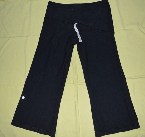 LULULEMON RETRO RAINBOW LR CROP PANT SIZE-4 INSEAM-19" REVERSE BLACK CAPRI - Picture 3 of 5