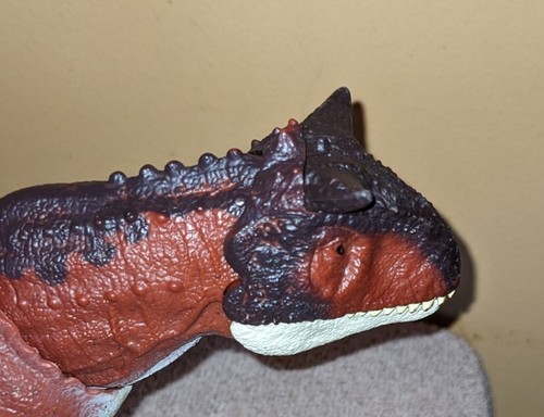 Jurassic World Carnotaurus Chomping Action Figure Demone Leggi 9" in piedi - Foto 18 di 20