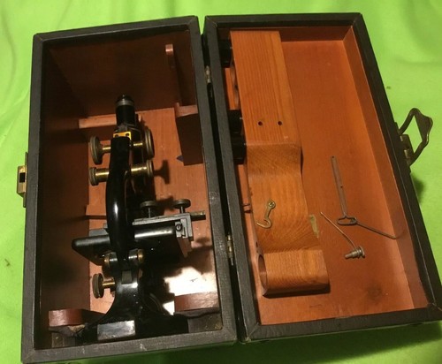ANTIGUO ~ SPENCER BUFFALO ~ HIERRO FUNDIDO ~ LATÓN ~ MICROSCOPIO ~ ESTUCHE DE MADERA ~ - Imagen 1 de 12