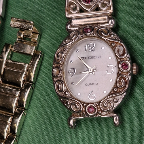Lot 20 montres vintage homme femme Timex Invicta Titan Concepts non testées - Photo 20/24