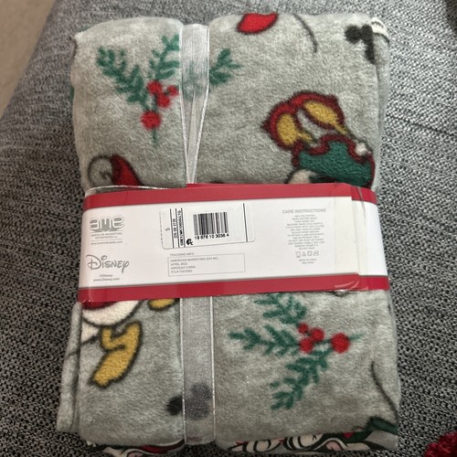 NEW From Target Disney Kids Family Comfy Pajama Set Size 5 FREE SHIPPING! - Picture 2 of 3