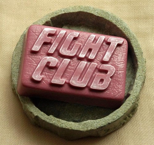 Barra de jabón hecha a mano CLUB DE LUCHA - Lujo, Novedad, Regalo, Gran Accesorio de Baño. - Imagen 4 de 4