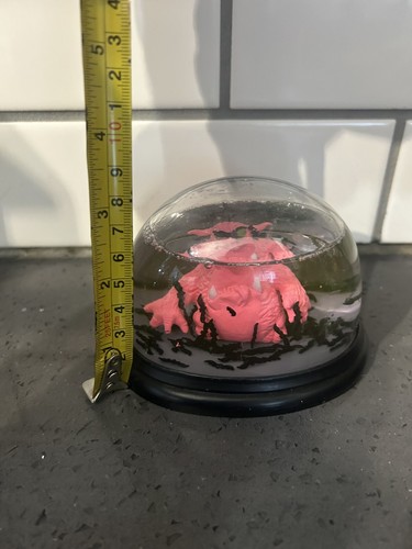 Vintage Enesco Muglies Pink Black Bats Haloween Snow Globe Hong Kong - Picture 6 of 6