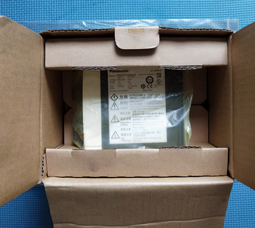 New in box Panasonic MADDT1205053 AC Servo Drive - Picture 3 of 4