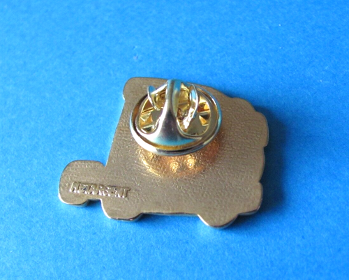 MERCEDES-BENZ Red Truck / Lorry Pin Badge. Enamel. VGC. - Picture 2 of 2