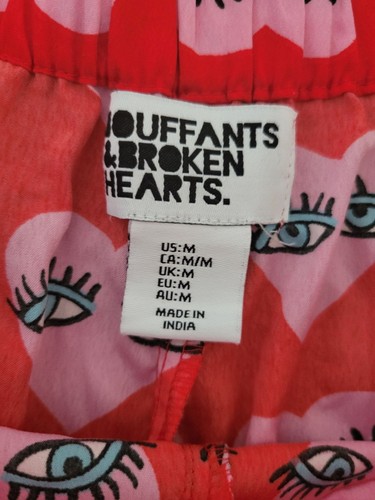 Bouffants and Broken Heart Red Sleep Shorts size Medium Sleepwear lounge Comfort - Picture 2 of 5
