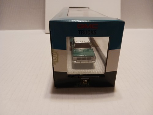 M2 73 GMC Sierra 3500 Dually & 76 GMC Sierra Grande 15-custom R88 25-18 New HTF - Picture 7 of 13
