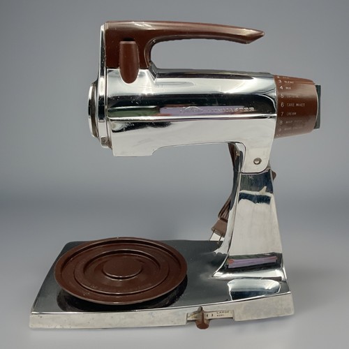 Vtg 12 Speed Chrome SUNBEAM DELUXE MIXMASTER Vista Stand Mixer w/Bowls & Beaters - Picture 10 of 22