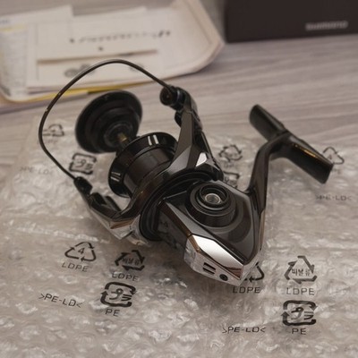 SHIMANO 23 Vanquish C3000MHG Fishing Spinning Reel Unused