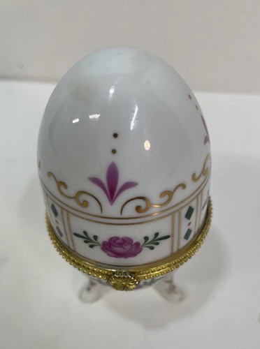 Porcelain Egg Shaped Trinket Box Jewelry Ring Holder Hand Painted Vintage Sheek - Picture 3 of 7