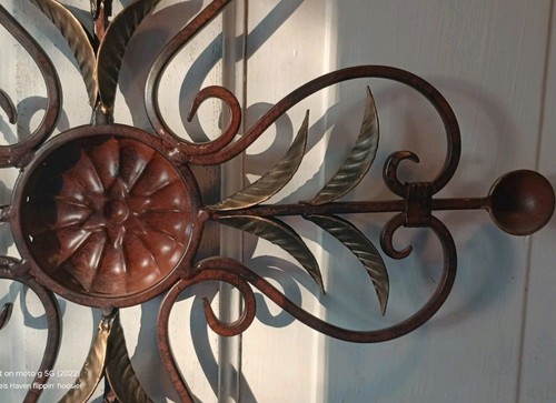 Cruz de pared de metal de hierro forjado decoración del hogar acabado pintado 18" X 26,5" - Imagen 11 de 17