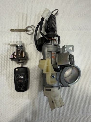 2010/ 2013 Kia Soul Key Ignition And Cylinder With Two Key Fob Door Cylinder - Picture 5 of 5