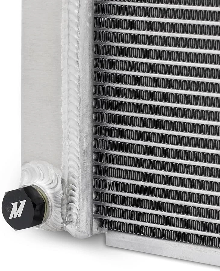 Radiador de aluminio de rendimiento Mishimoto MMRAD-RAM-19 para 2019+ Ram 6,7 L Cummins- Foto 4 de 4