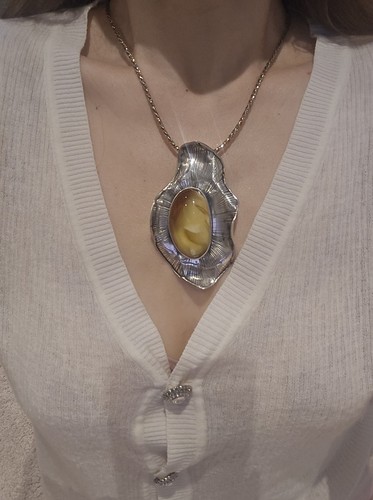 BALTIC AMBER Stone Pendant. Egg Yolk Amber Stone PENDANT with Sterling Silver - Picture 7 of 7