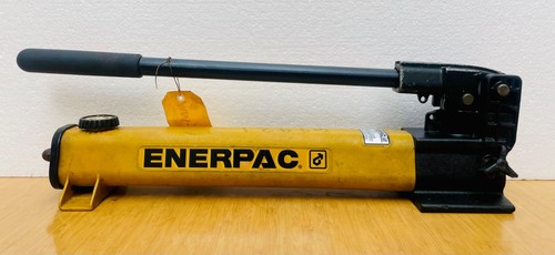 Enerpac P391 Single-Speed Hydraulic Hand Pump 700 Bar/10,000 PSI #2 - Picture 3 of 8