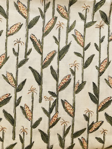 Maisstiele auf cremefarbenem gerichtetem Fall der alle Leslie Beck Jo-Ann Stoff 24"x44" B