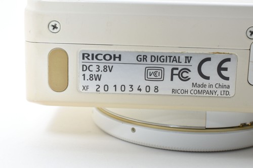 Rare! [TOP MINT] RICOH GR DIGITAL IV 4 digital 10.4MP Camera White From Japan - Picture 12 of 24