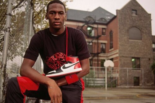 CAMISETA NIKE AIR JORDAN 1 CAMPAÑA PROHIBIDA M MEDIANA PARA HOMBRE CZ1681-100 - Imagen 3 de 3