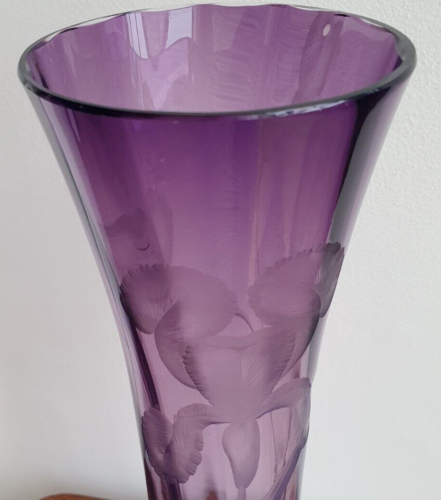 Art Nouveau Moser tall purple intaglio cut Iris vase. - Picture 8 of 9