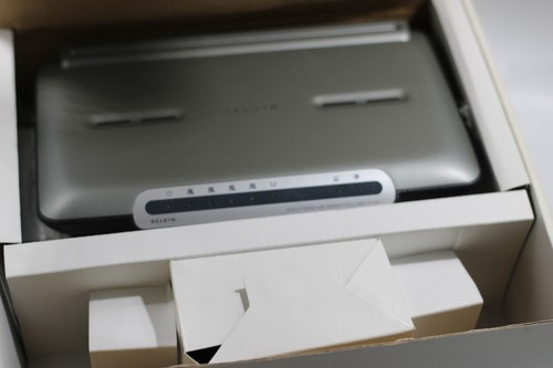 Belkin F5D9630-4 wireless router DSL 802.11b/g 2.4 GHz 108 Mbps UK BOXED inc VAT - Picture 2 of 6