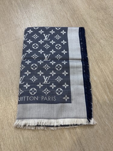Auténtico Louis Vuitton Denim Chal Bufanda NUEVO M71376 Azul Marino 140 cm *Sin Caja - Imagen 2 de 21