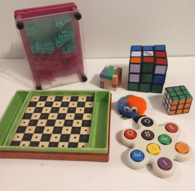 Vintage 1980's / Rubik's Cube Puzzle Wth Mb . Q Puzzle ...Chess Job Lot