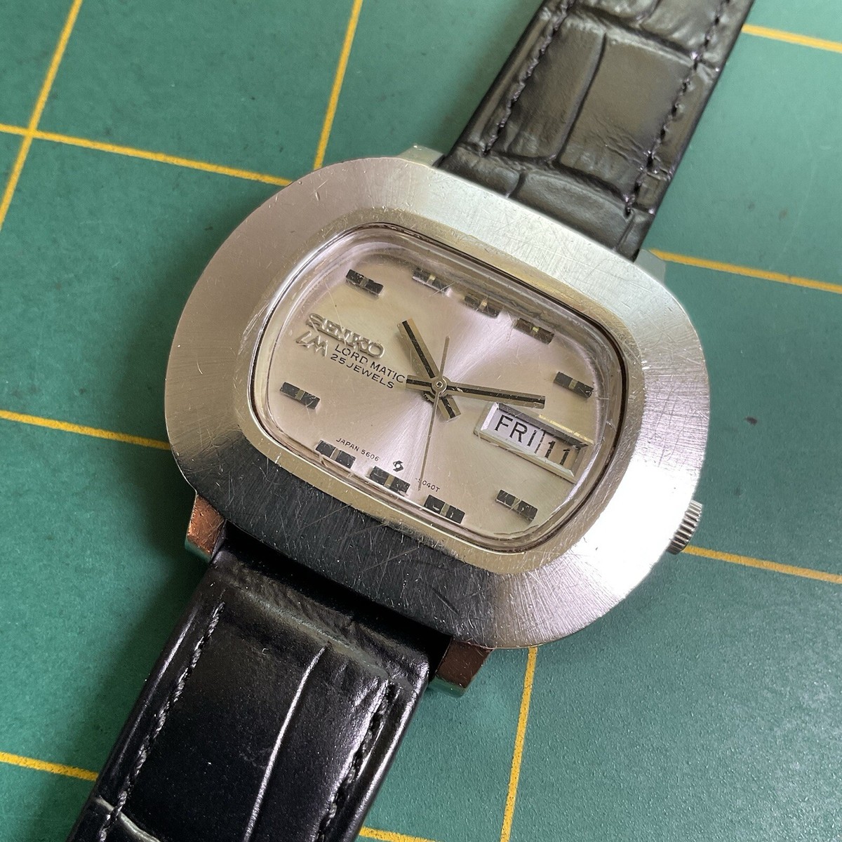 訳あり　SEIKO Lordmatic グレー ステンレス s-l1200.jpg