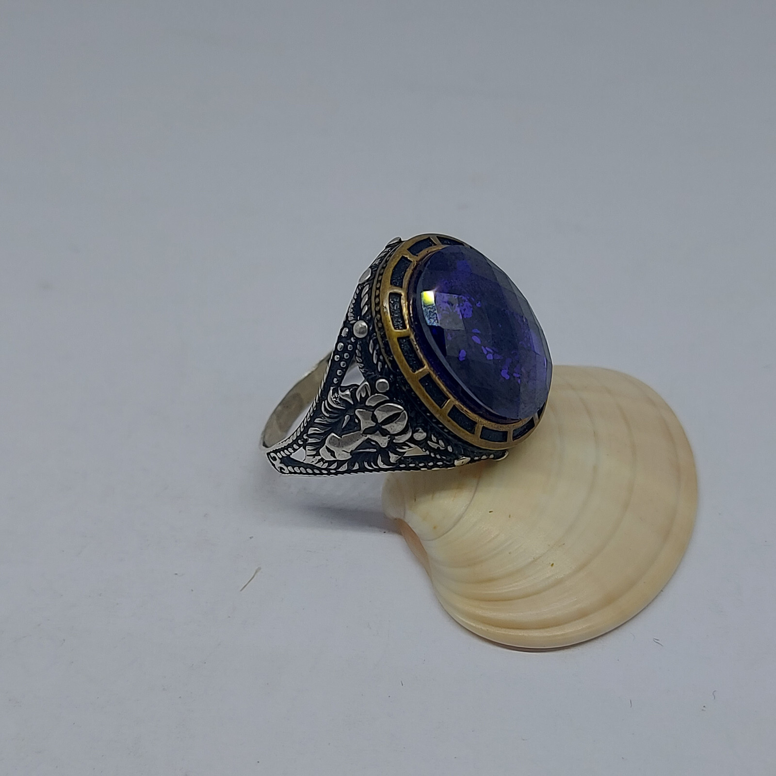 Foto 1 di 8