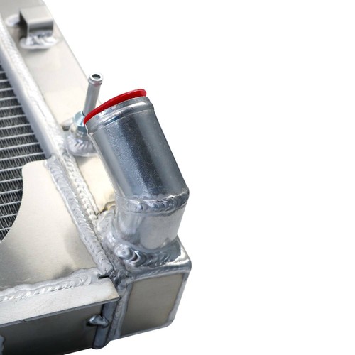 3Row Radiator For Nissan GQ Patrol Y60 4.2L ; Petrol TB42S TB42E 88-97 AT MT - Picture 11 of 13