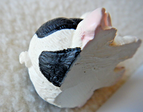 VINTAGE - TWO BLACK & WHITE PIGS / PIGLETS / HOGS - PIG FIGURINES - CUTE FACES - Picture 12 of 20