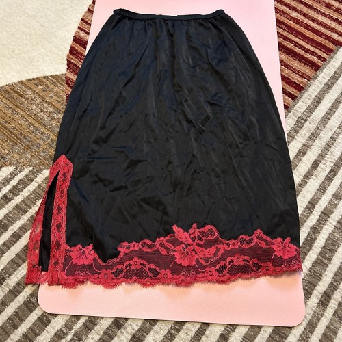 Vintage Women’s Black & Red Slip Skirt Mistee By Campbell Size Small - Picture 4 of 8