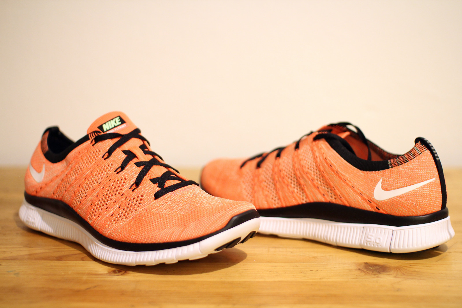Nike Free Flyknit NSW Orange Gr. 42 UK 7,5 NEU & OVP Wartungsfähigkeit Nike Free Flyknit NSW Orange Gr. 42 UK 7,5 NEU & OVP Wartungsfähigkeit