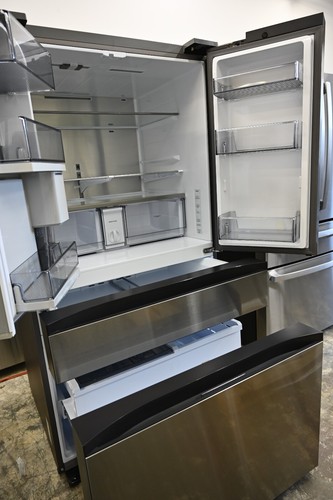 Samsung Bespoke RF29BB8600QL 36 Inch French Door Refrigerator 29 cu.ft. St. St. - Picture 6 of 9