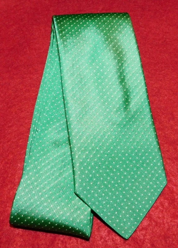 CORBATA PARA HOMBRE BREUER HECHA EN ITALIA VERDE/BLANCO MOTIVO PUNTOS ALFILER - CORBATAS PARA EL CUELLO. Foto 2 de 3