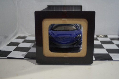Solido McLaren 600LT Coupe 2018 in purple 1:18 S1804502 - Picture 4 of 6
