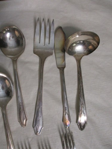 51 Piece 1881 Rogers AA Heavy Oneida Ltd Silverplate Silverware - Picture 10 of 13