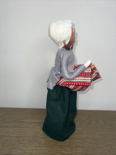 Byers Choice Christmas Caroler Woman Goose in Apron 1993 USA (F) - Picture 4 of 11