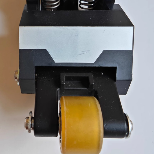 Roland GX-640/300/500/400 CX-500/400/300 Intermediate Pinch Roller 6700290170 - Afbeelding 2 van 4