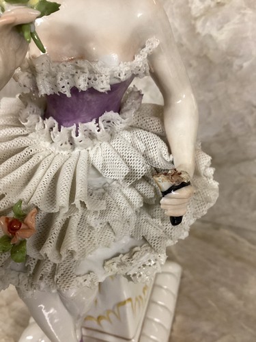 Antigua estatuilla de encaje Dresde Alemania bailarina de 7-1/2" - Imagen 5 de 10