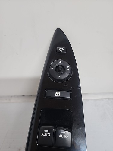 Hyundai IX20 2018 Front Driver Side O/S/F Window Switch 93570-1K580 - Picture 10 of 15