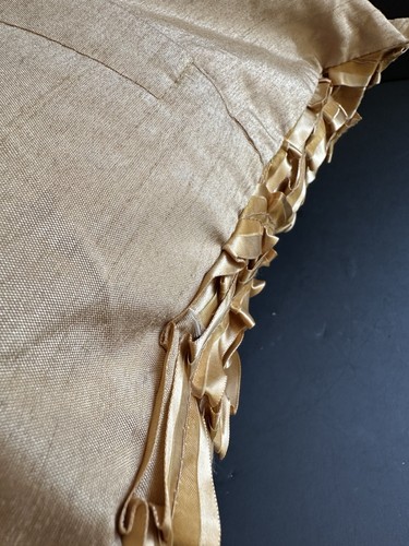Pier 1 Import Pair Throw Pillows Gold Ruffle Ribbon Circles 3D Decor 15x12 Zip - Picture 9 of 24