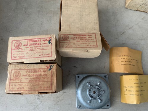 One Vintage Federal Signal Vibratone Bell Model 500 GREY, 240V 0.04AMP, NOS