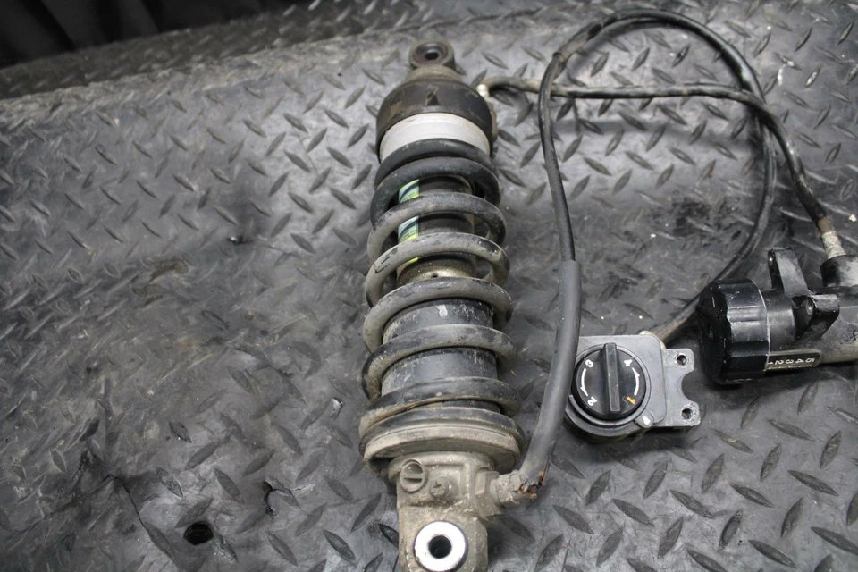 86 SUZUKI GS750ES REAR BACK SHOCK ABSORBER SUSPENSION BB233 - Image 2 of 4