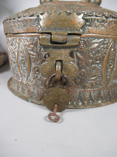 antique copper Indian Pandan Betel Nut Chapati Box Lockable and contents full - Picture 4 of 21