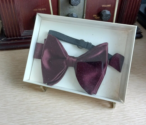 Vintage Akco Dickie Bow Tie Mens Deep Red Satin ~ Boxed - Picture 2 of 11