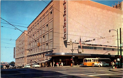 Columbus Ohio OH Lazarus Department Store Town & High Street 1950s Cars Postcard