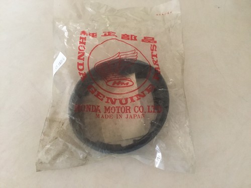 Nos Honda Speedometer Rubber Cushion 37235-323-700 - Picture 2 of 4