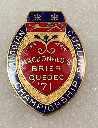 1971 QUEBEC Macdonald's Brier HEART Canadian Curling Championship Pin