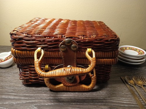 Delton Child’s Tea Set Wicker Basket flower 15 Pieces for two to play tea party - Picture 10 of 18